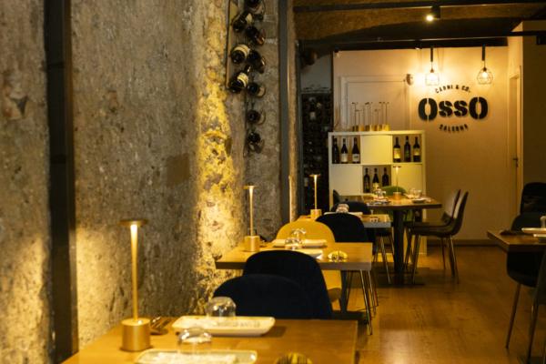 Ristorante sala interna Grotta Centro storico di Salerno atmosfera soffusa Romantico Accogliente Salerno Centro